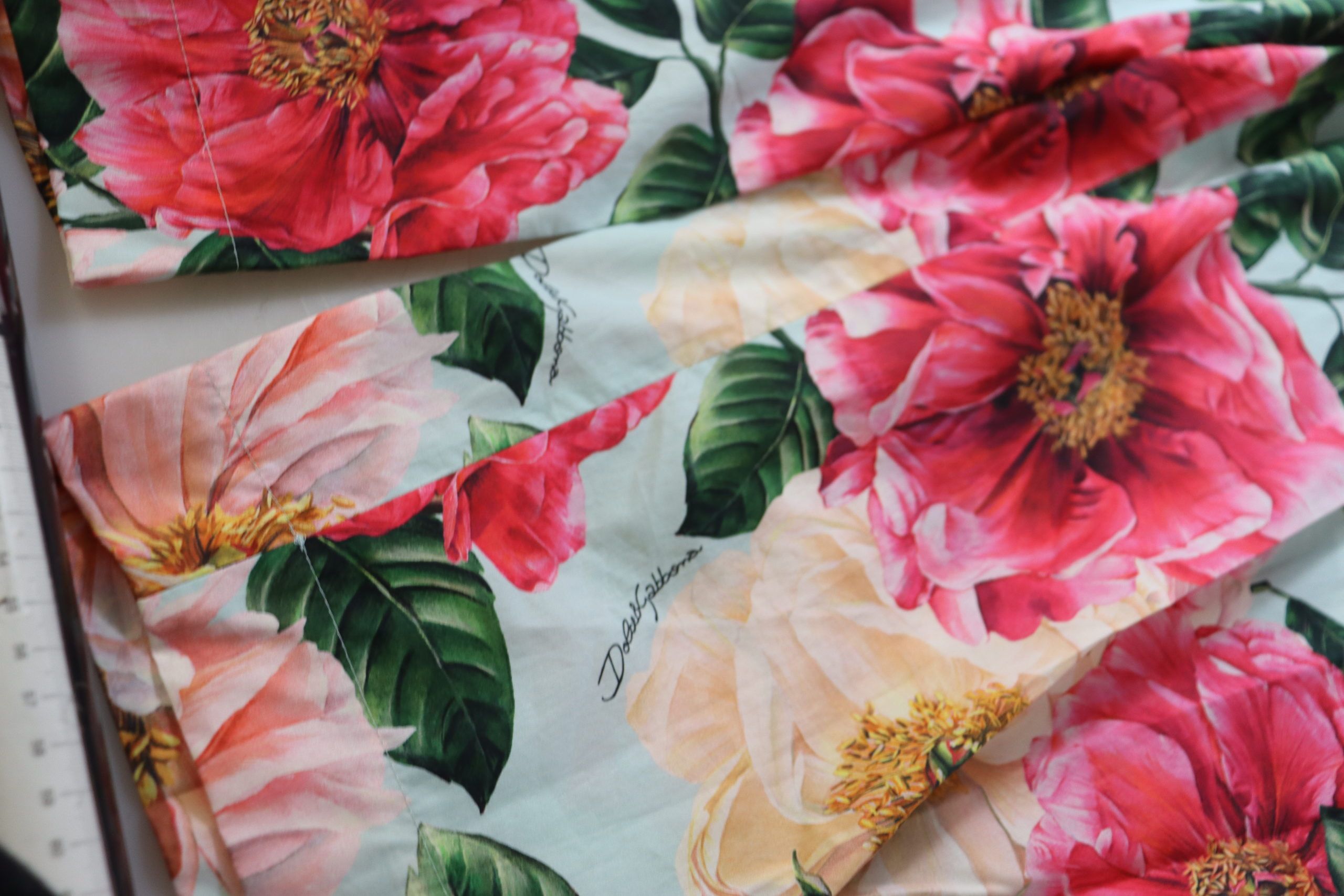 Dolce & Gabbana Multicolor Flora Printed High Waist Cropped Trouser Pants - Image 5