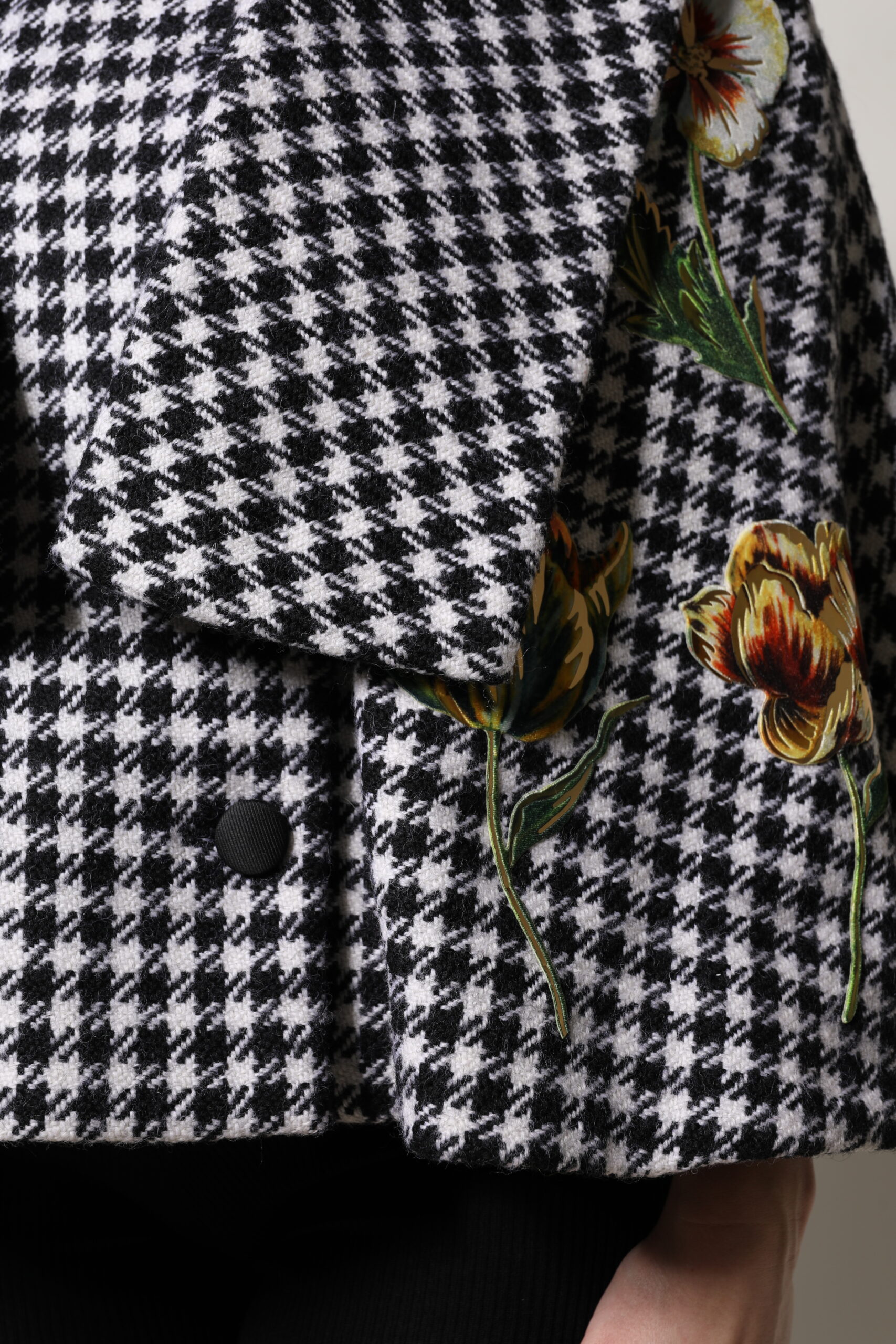Dolce & Gabbana Black White Monochrome Patterned Floral Cape Jacket - Image 6