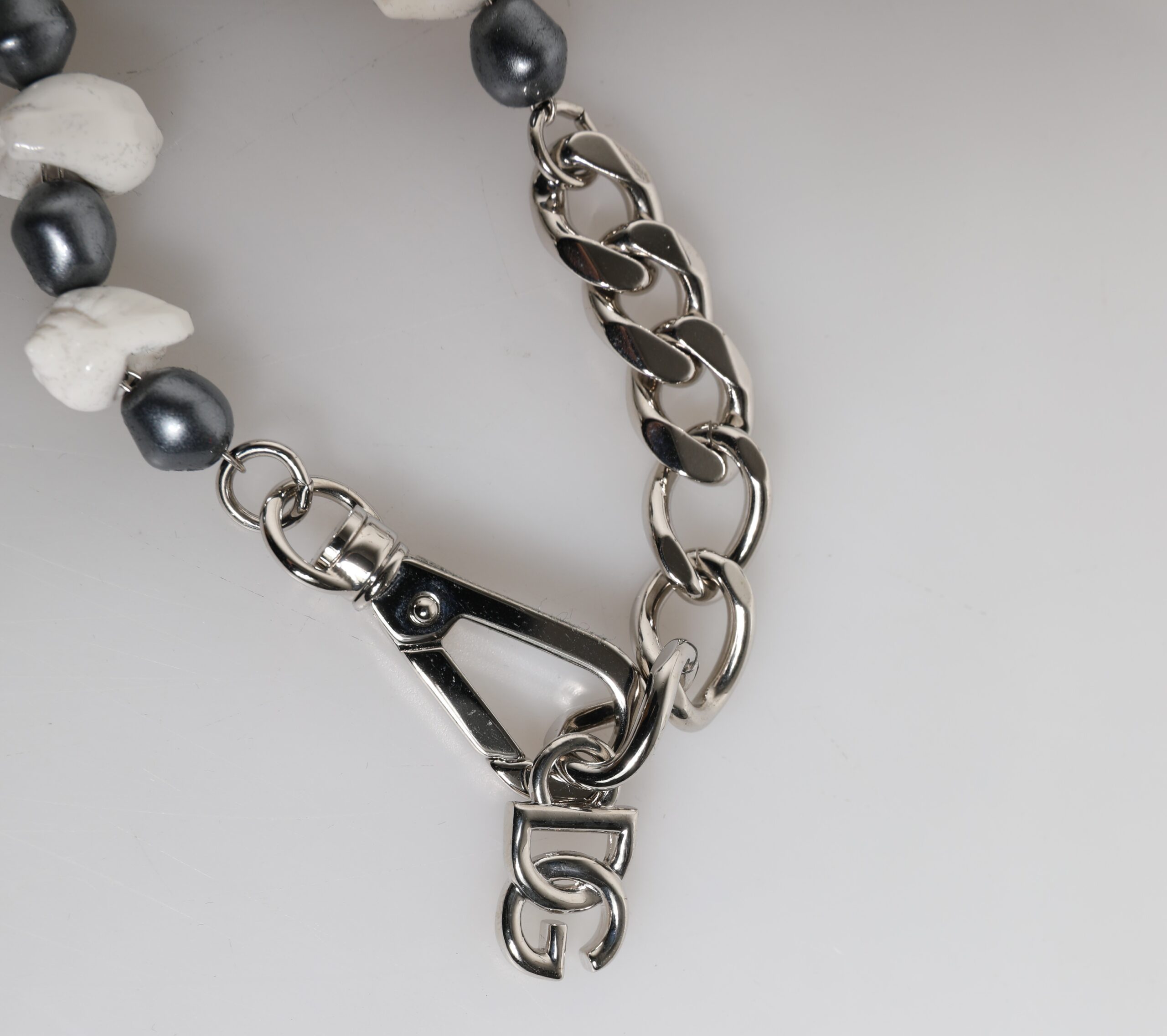 Dolce & Gabbana Silver Tone Brass Beaded Shell DG Logo Pendant Bracelet - Image 3