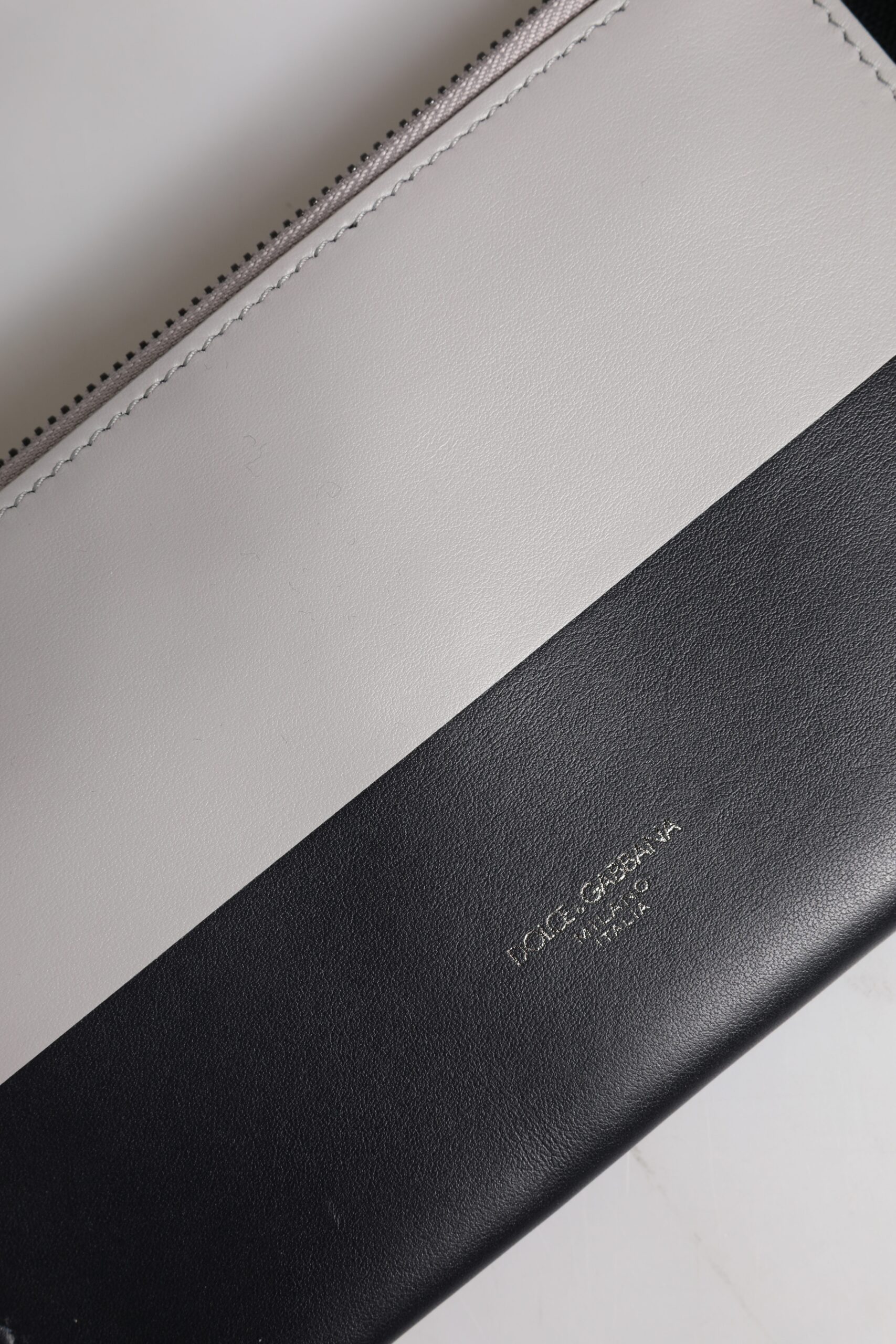 Dolce & Gabbana Black White Leather Logo Embossed Crossbody Bag - Image 7
