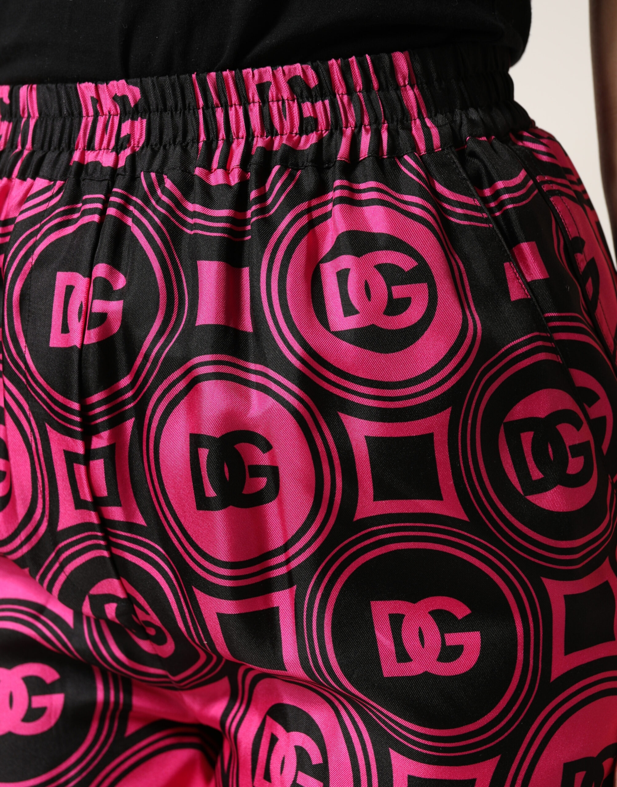 Dolce & Gabbana Black Fuchsia Silk Logo Elastic Waist Shorts - Image 5